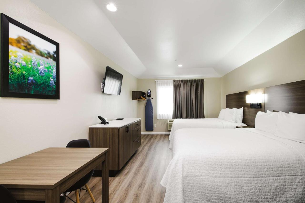 Surestay Studio By Best Western Conroe Downtown Extérieur photo