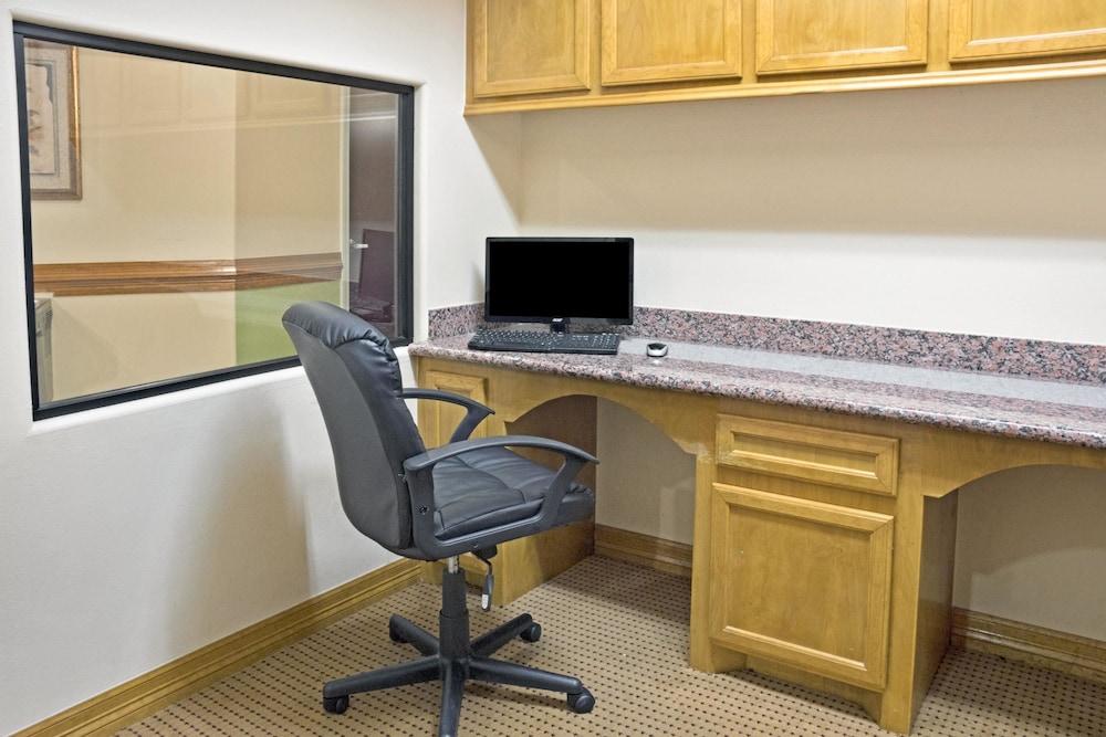 Surestay Studio By Best Western Conroe Downtown Extérieur photo