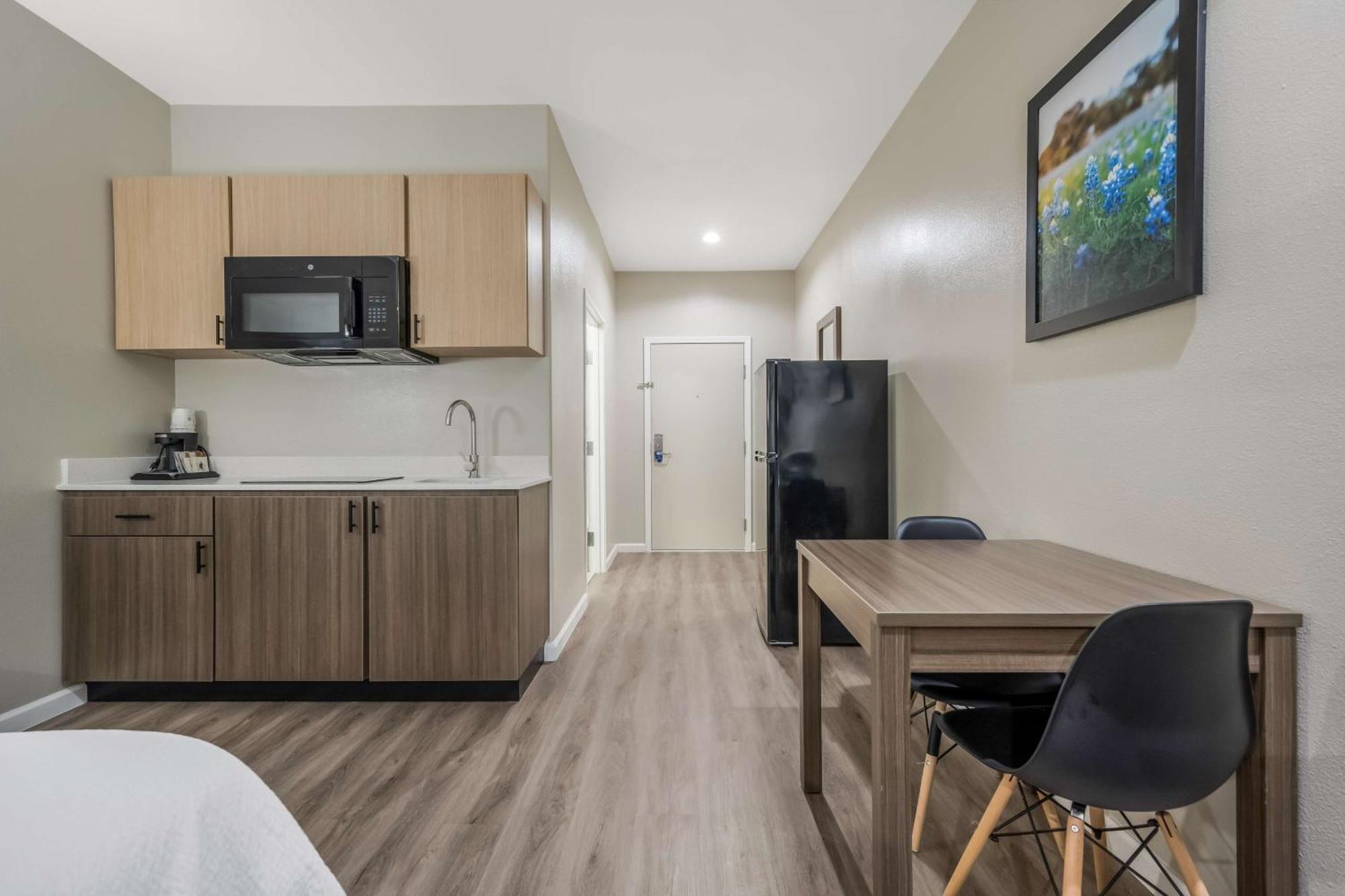 Surestay Studio By Best Western Conroe Downtown Extérieur photo